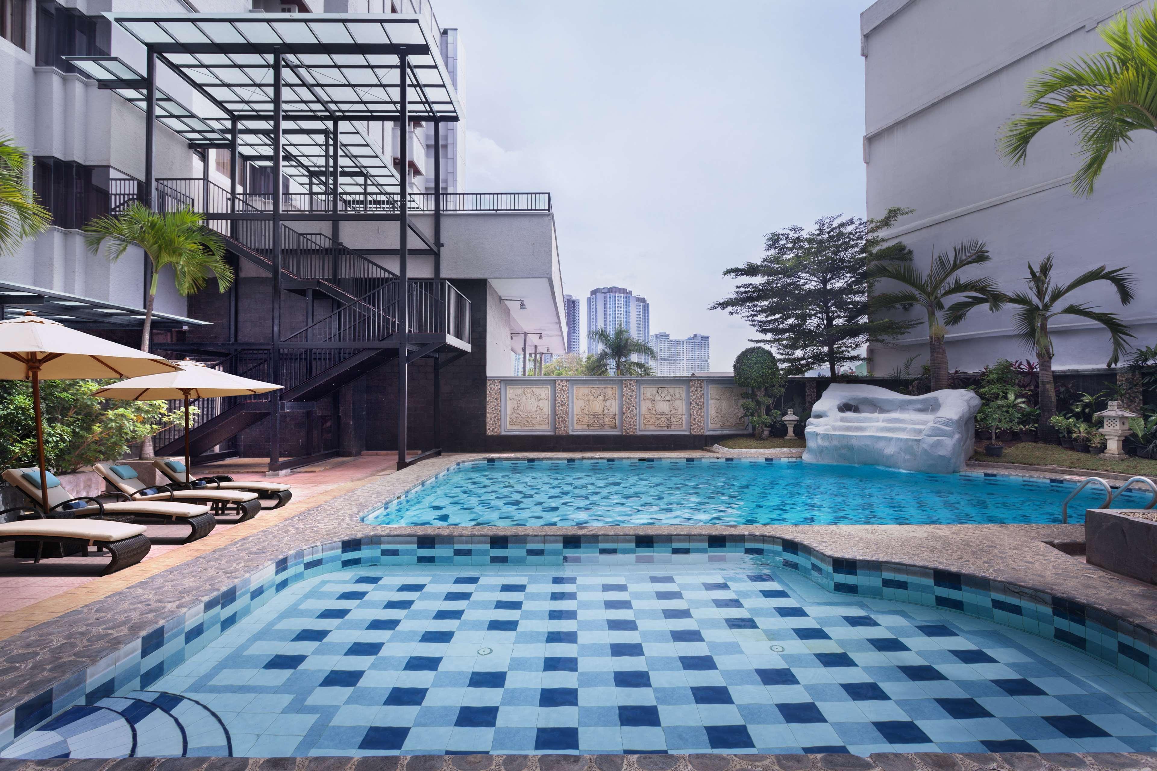 Aiho Hotel Medan Exterior foto
